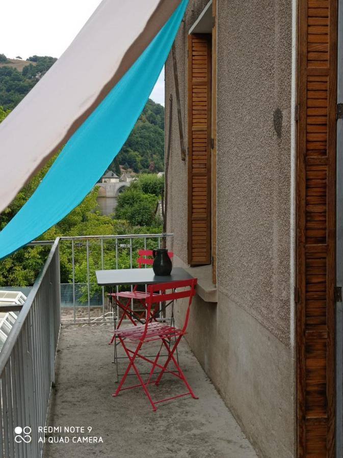 Suite avec vue panoramique sur la Truyère Entraygues-sur-Truyère Extérieur photo